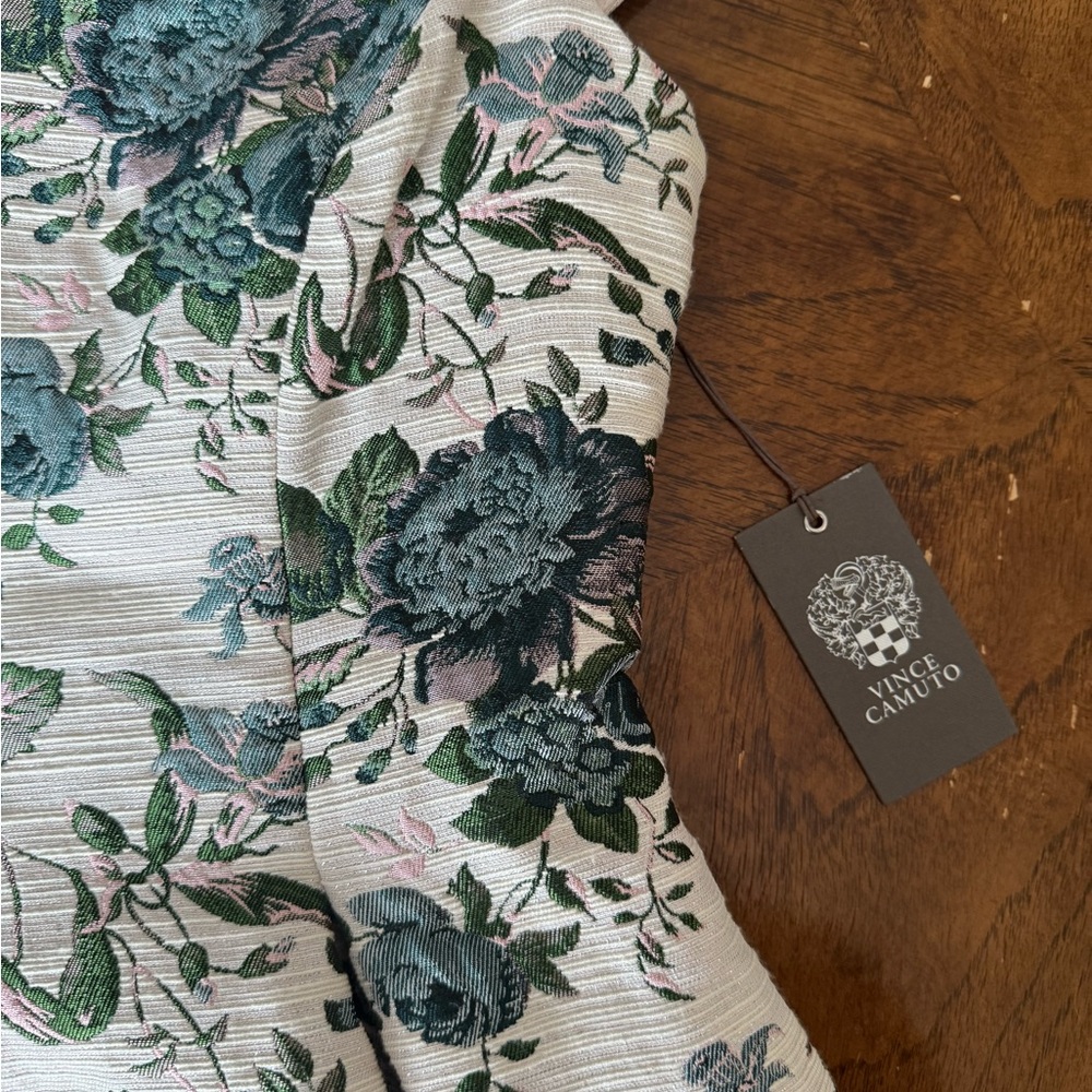 Vince Camuto - Floral, Pleated, Flutter Sleeve Dress NWT - Picture 6 of 6